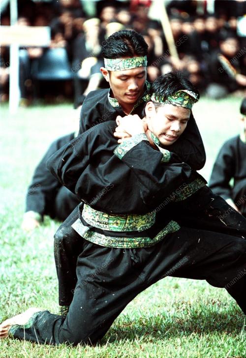 KD01-01_07_2000_FIESTA_SILAT_11012016
