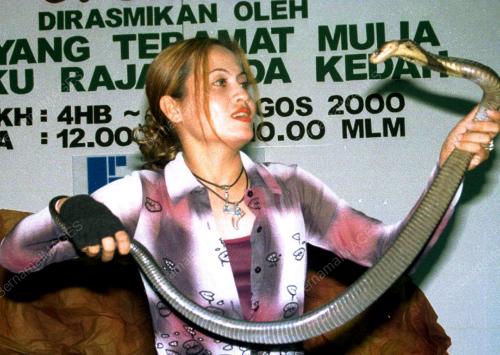 KD01-02_08_2000_RATU_ULAR_12012016