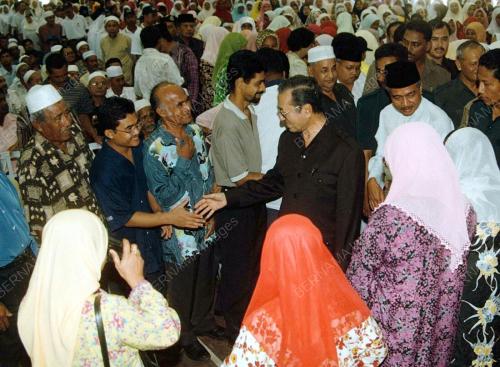 MAHATHIR MOHAMAD