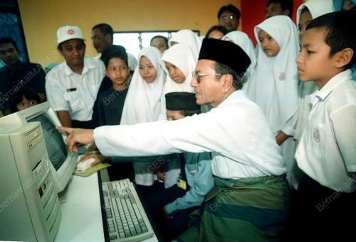 KD01-26_07_2001_PM-_KOMPUTER_28012016