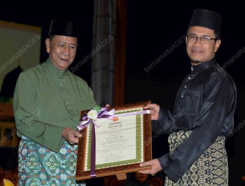 KD01_01122017_MAULIDUR