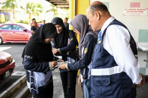 SAMAN MEROKOK