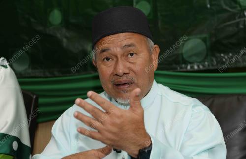 DATUK SERI TUAN IBRAHIMTUAN MAN