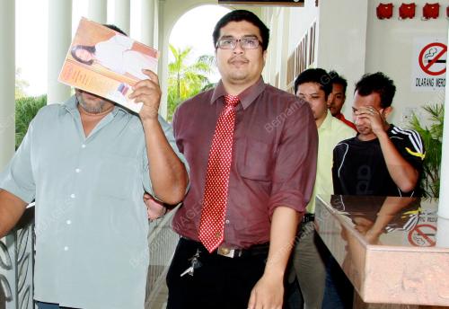 KD01_02102012_MAHKAMAH_RASUAH