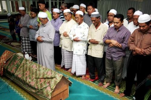 KD01_02122013_JENAZAH