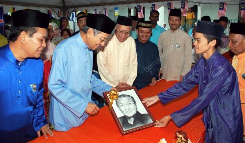 TUN DR MAHATHIR MOHAMAD