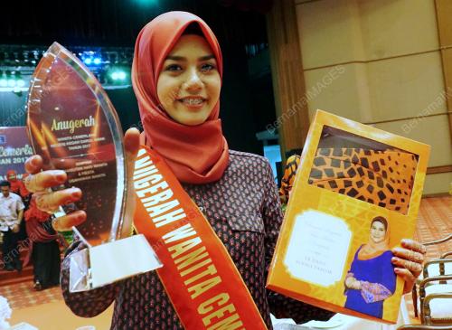 KD01_03102017_WANITA