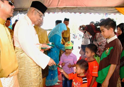DATUK SERI AZIZAN ABDUL RAZAK