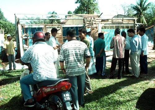 RIBUT MELANDA PEKAN NAKA