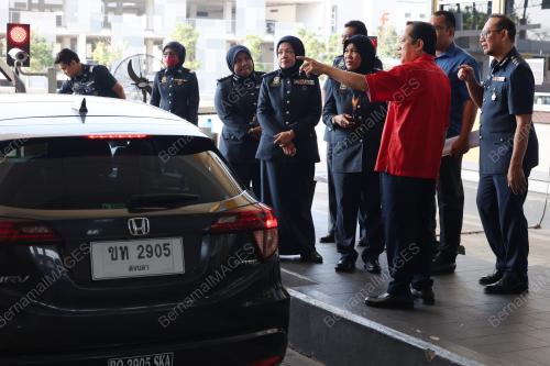 DATUK SERI AHMAD MASLAN