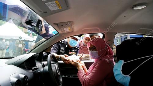 PDRM EDAR BUBUR ASYURA