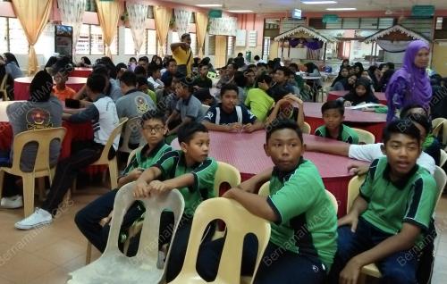 KD01_05102016_KERACUNAN