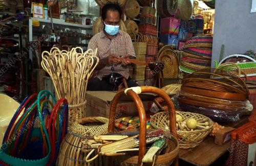 PEKAN RABU KEMBALI TERIMA PENGUNJUNG