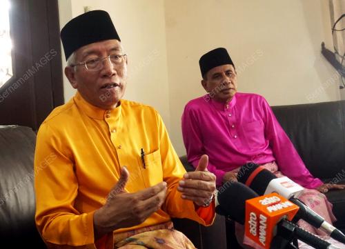 DATUK SERI MAHDZIR KHALID