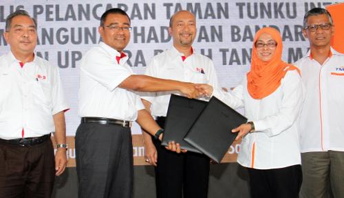 KD01_06062015_MUKHRIZ_BDB