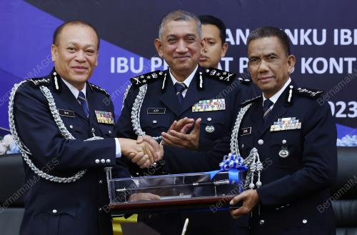 DATUK SERI AZRI AHMAD
