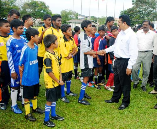 KD01_06102012_ANANTHAN_BOLA