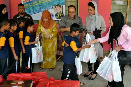 KD01_07062016_ANAK_YATIM
