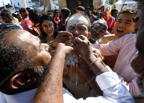 SAMBUTAN THAIPUSAM DI SUNGAI PETANI