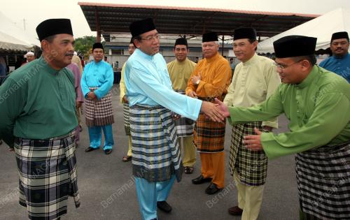 DATUK SERI MAHDZIR KHALID