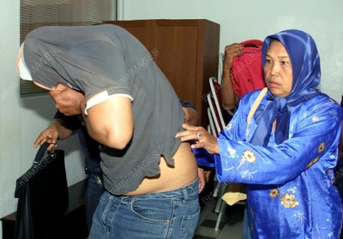 PEROGOL GADIS BAWAH UMUR