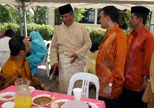 DATUK ZAINUDDIN MAIDIN