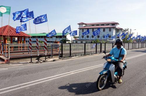 KD01_08042018_BENDERA
