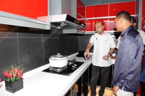 DATUK MUKHRIZ TUN MAHATHIR