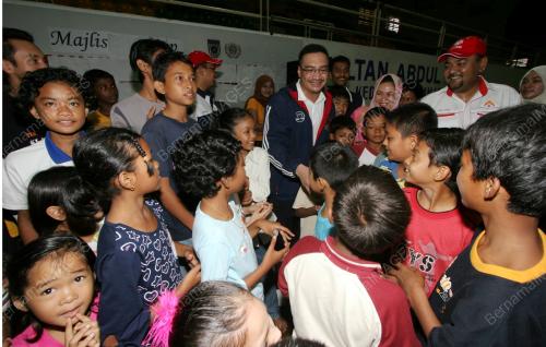 HISHAMUDDIN TUN TUN HUSSEIN