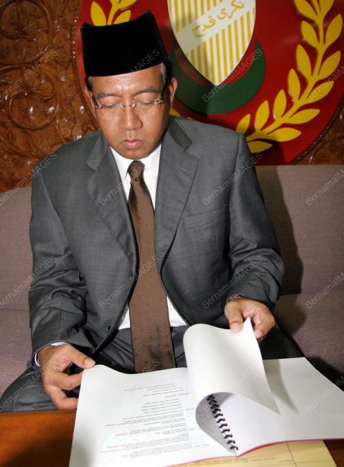 DATUK MAHDZIR KHALID