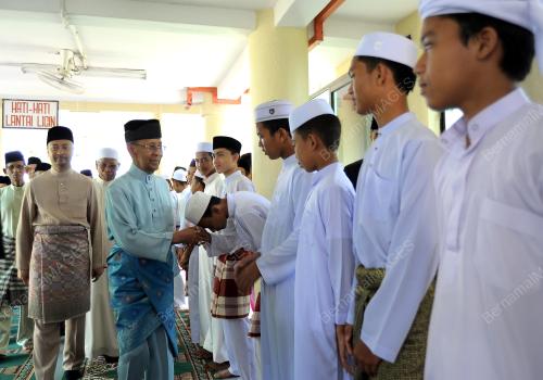 KD01_10012014_AGONG_SOLAT_JUMAAT