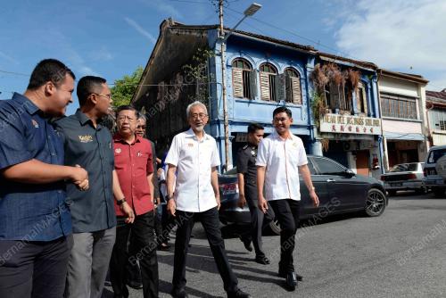 DATUK RAJA KAMARUL BAHRIN SHAH