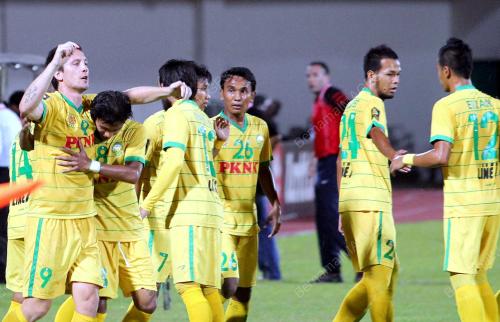 KD01_10052013_KEDAH_BOLA