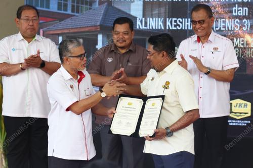 DATUK SERI DR DZULKEGLY AHMAD