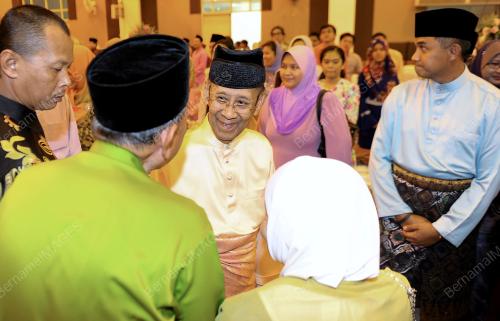 KD01_10082013_AGONG