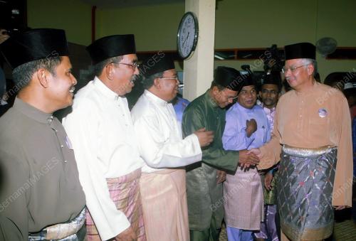 MOHD NAJIB TUN ABDUL RAZAK