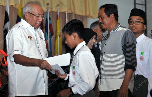 KD01_11012016_MAHDZIR0