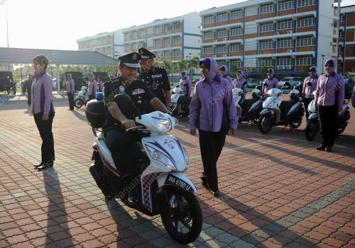 KD01_11022015_AMANITA