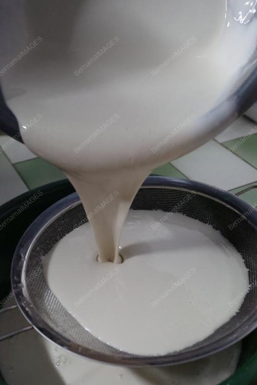 KUIH LOYANG