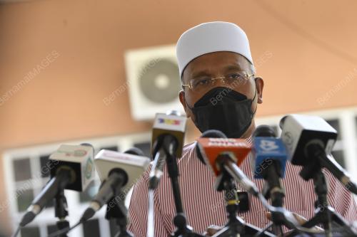 SENATOR IDRIS AHMAD