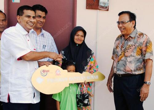 ABDUL AZIZ SHEIKH FADZIR