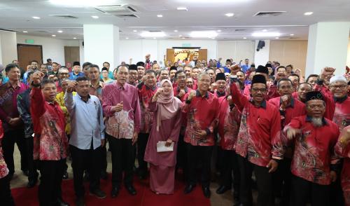 FADHLINA SIDEK