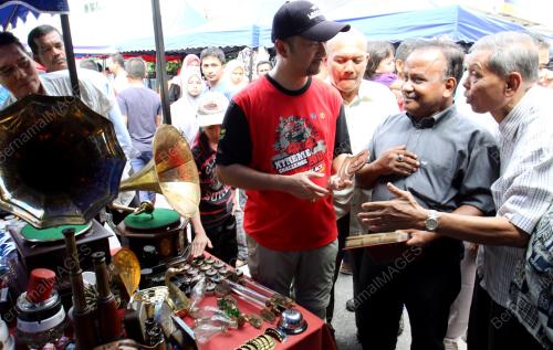 KD01_12062015_MUKHRIZ