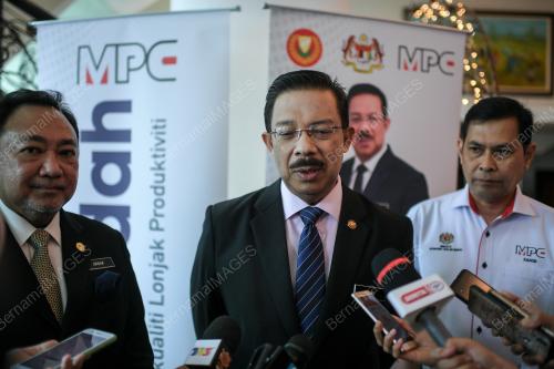 TAN SRI MOHD ZUKI ALI