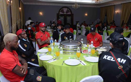PERJUMPAAN DENGAN PEMAIN SKUAD LANG MERAH