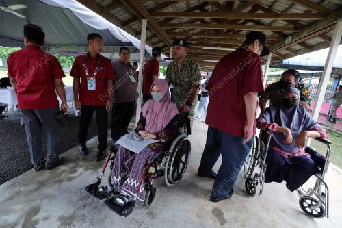 PENGUNDIAN AWAL PRU15