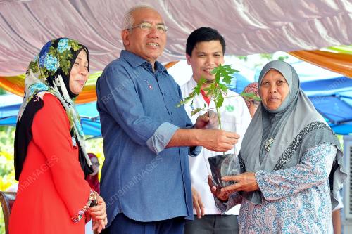 KD01_16102016_MAHDZIR