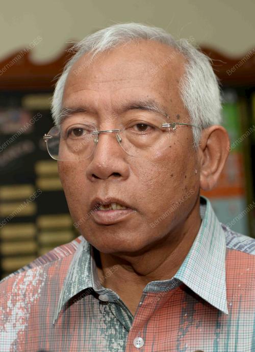DATUK SERI MAHDZIR KHALID