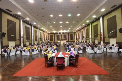 MAJLIS WANITA BERTADARUS DAN KHATAM AL QURAN