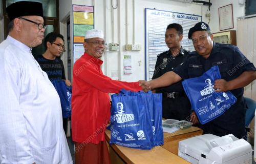 KD01_17082012_AIDILFITRI_POLIS